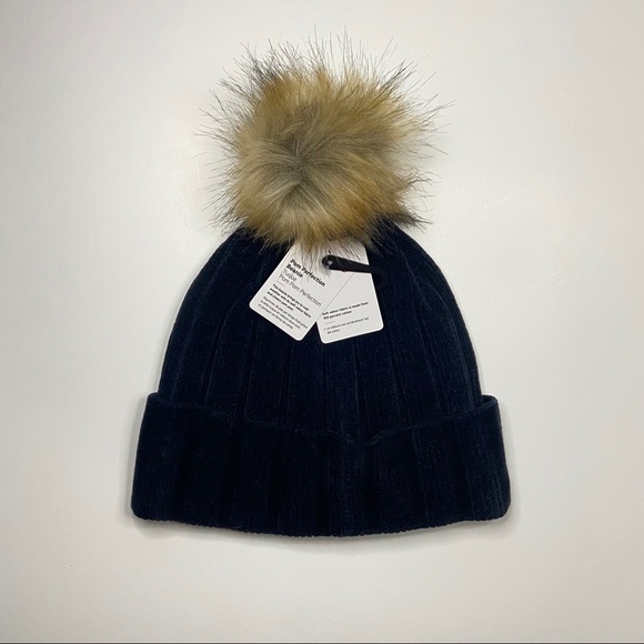 lululemon athletica Accessories - Lululemon Pom Perfection Beanie - Black